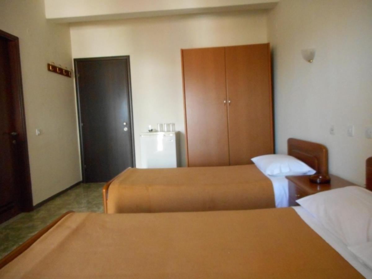 Parissas Hotel Tsotilion Exterior photo
